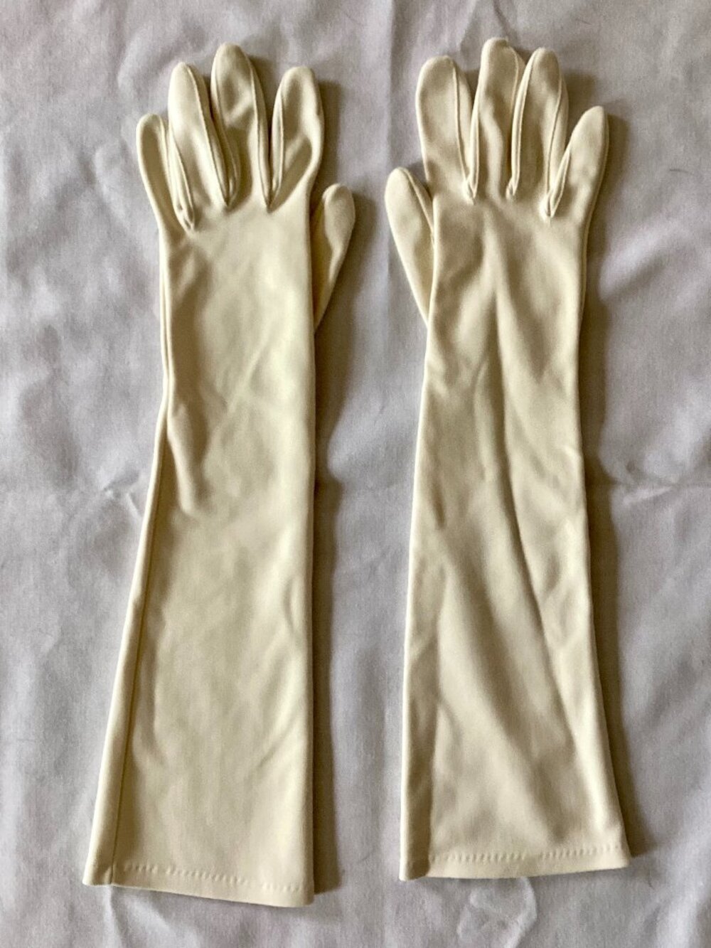 Vintage Cream Opera Length Formal Evening Gloves | Minimalist Chic